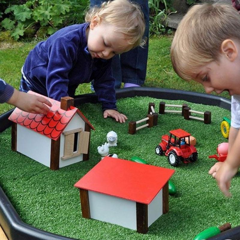 Tuff Tray buiten zomer: 8 sensorische ideeën peuter & kleuter