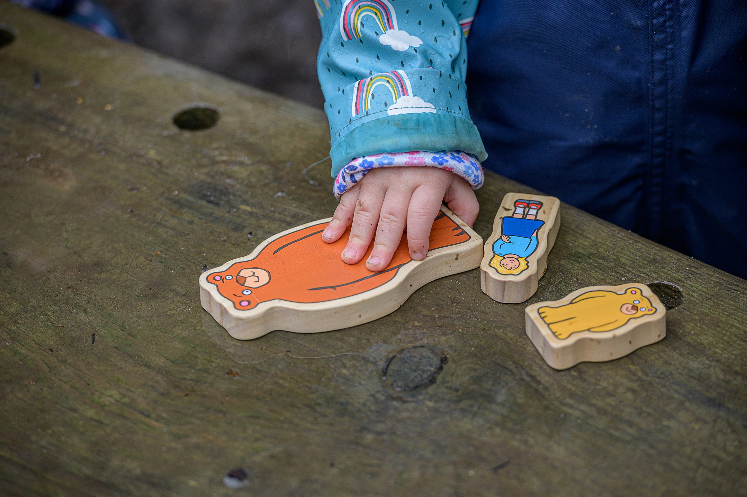 Yellow Door - Goudlokje en de drie beren houten karakters