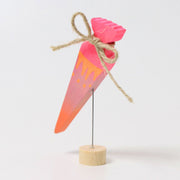 Grimm's - Houten decoratiefiguur schoolkegel neonroze