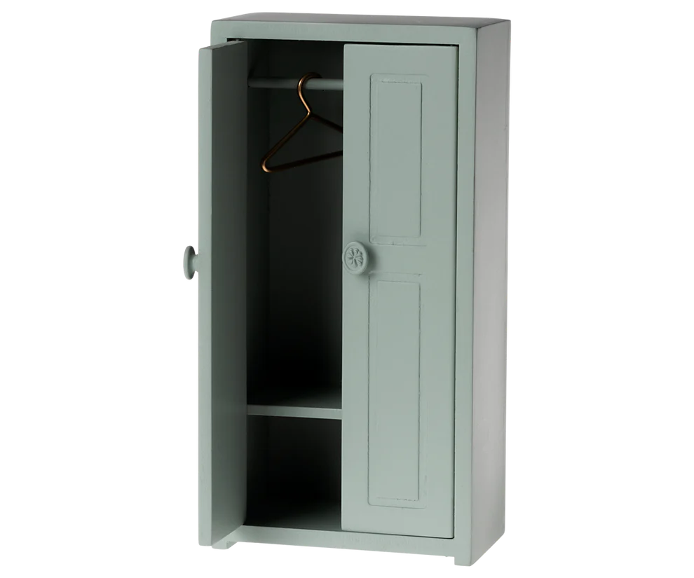 Maileg - Kast met 3 hangers (muis maat) voor in poppenhuis - Zacht blauw