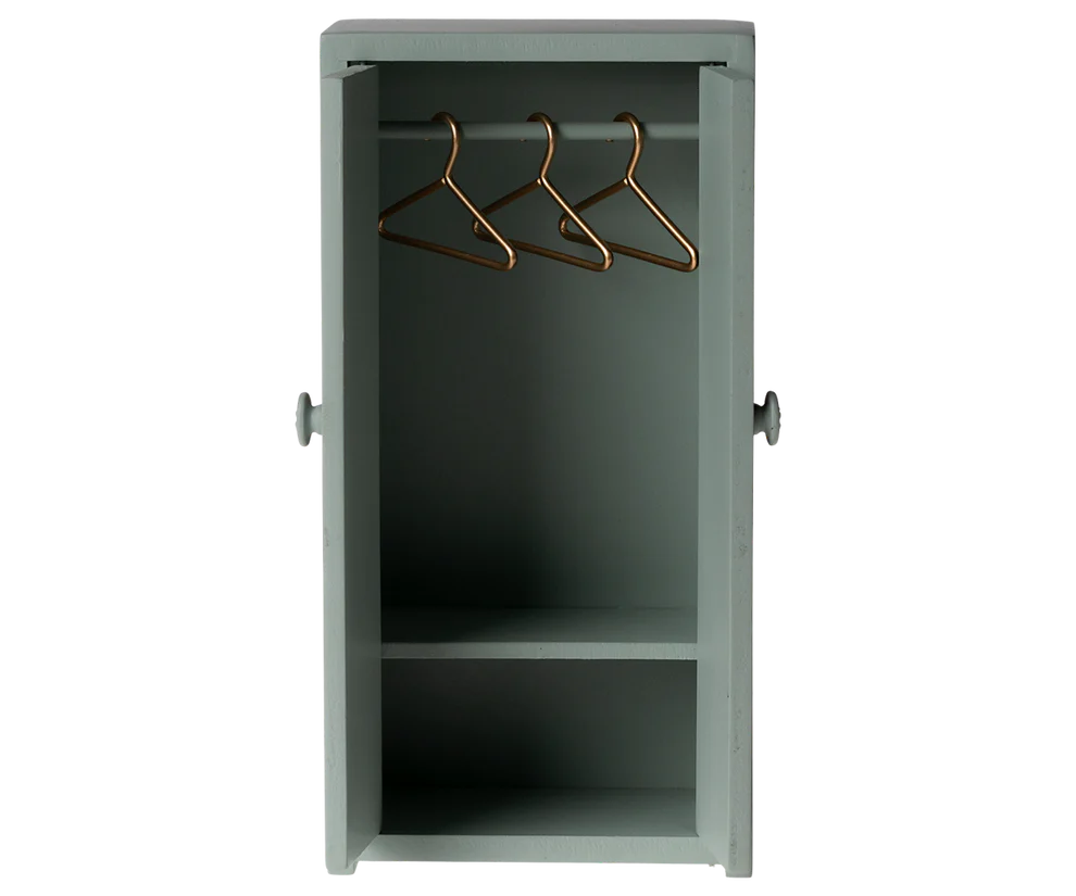 Maileg - Kast met 3 hangers (muis maat) voor in poppenhuis - Zacht blauw