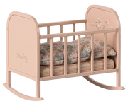 Maileg - Wieg Light Rose (my) voor in poppenhuis