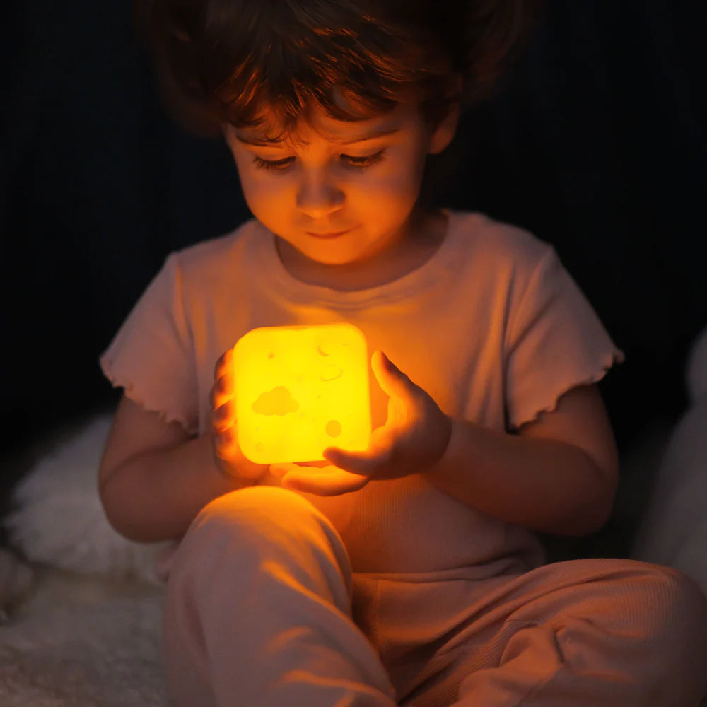 Cloud B - Cube B - Space