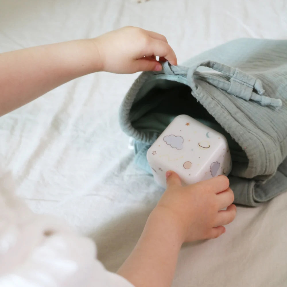 Cloud B - Cube B - Space