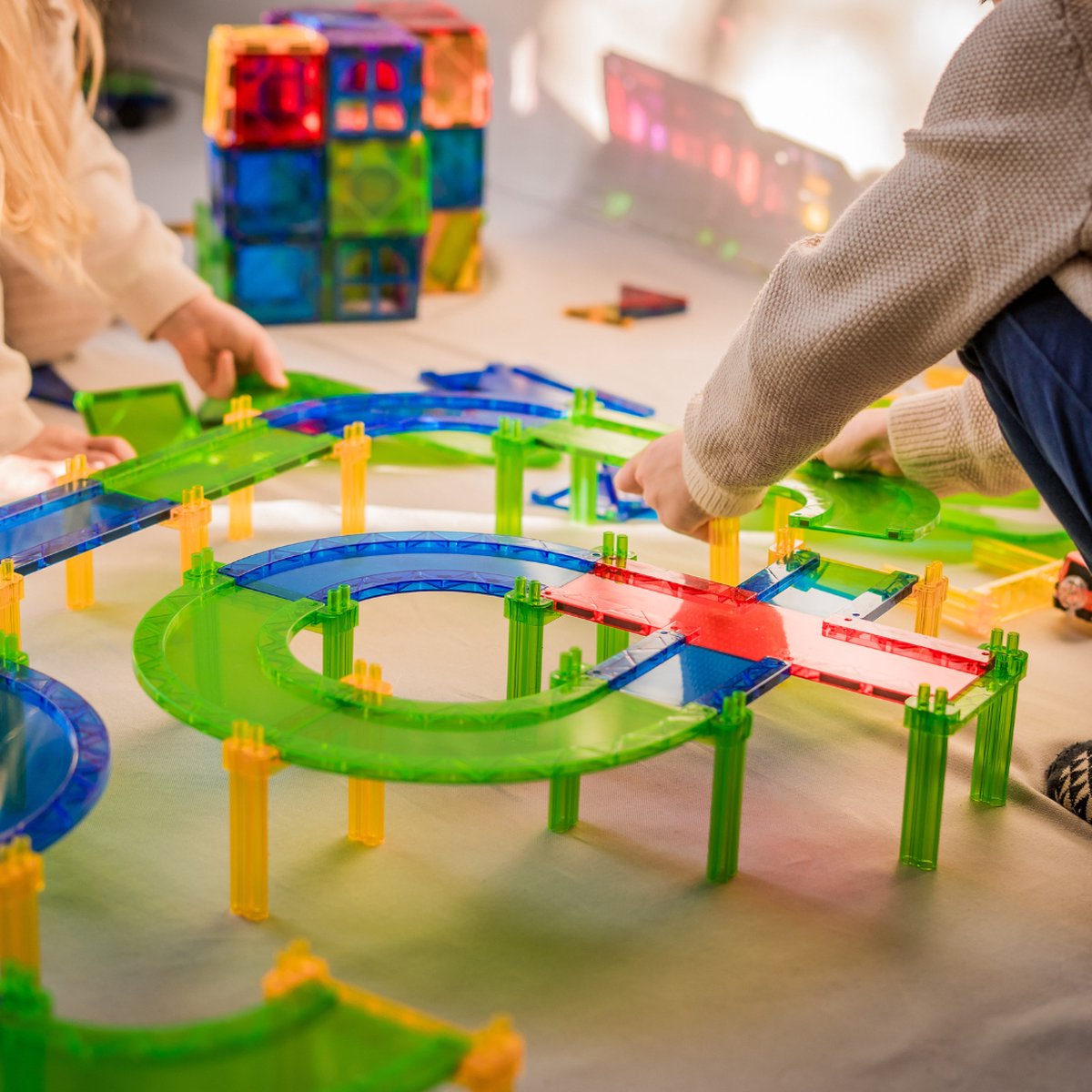 Gladi Tiles - 70 stuks racebaan - Magnetic Tiles - Magnetisch Speelgoed