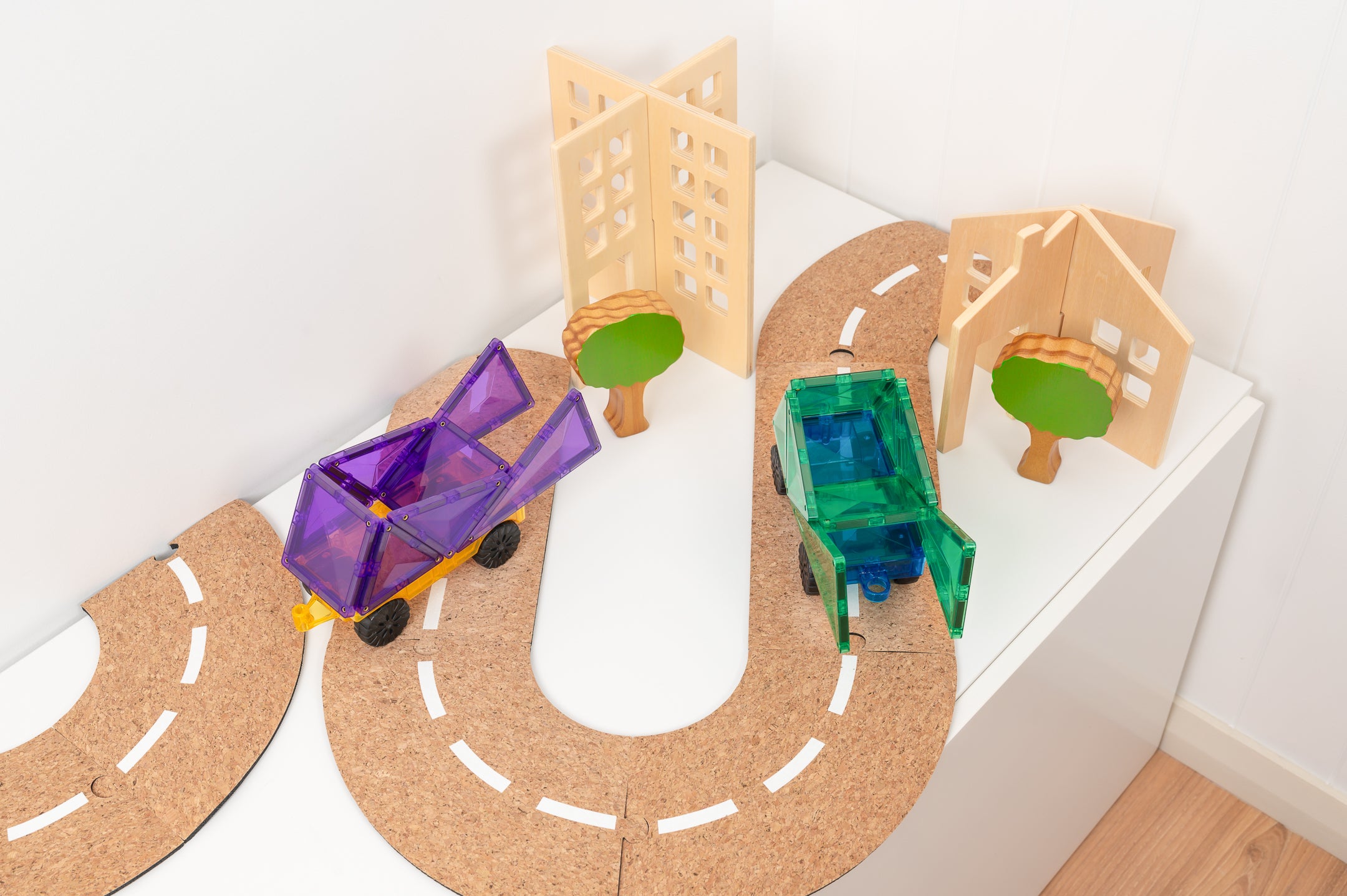 CONNETIX - 2 auto's of treinen - magnetisch constructiespeelgoed