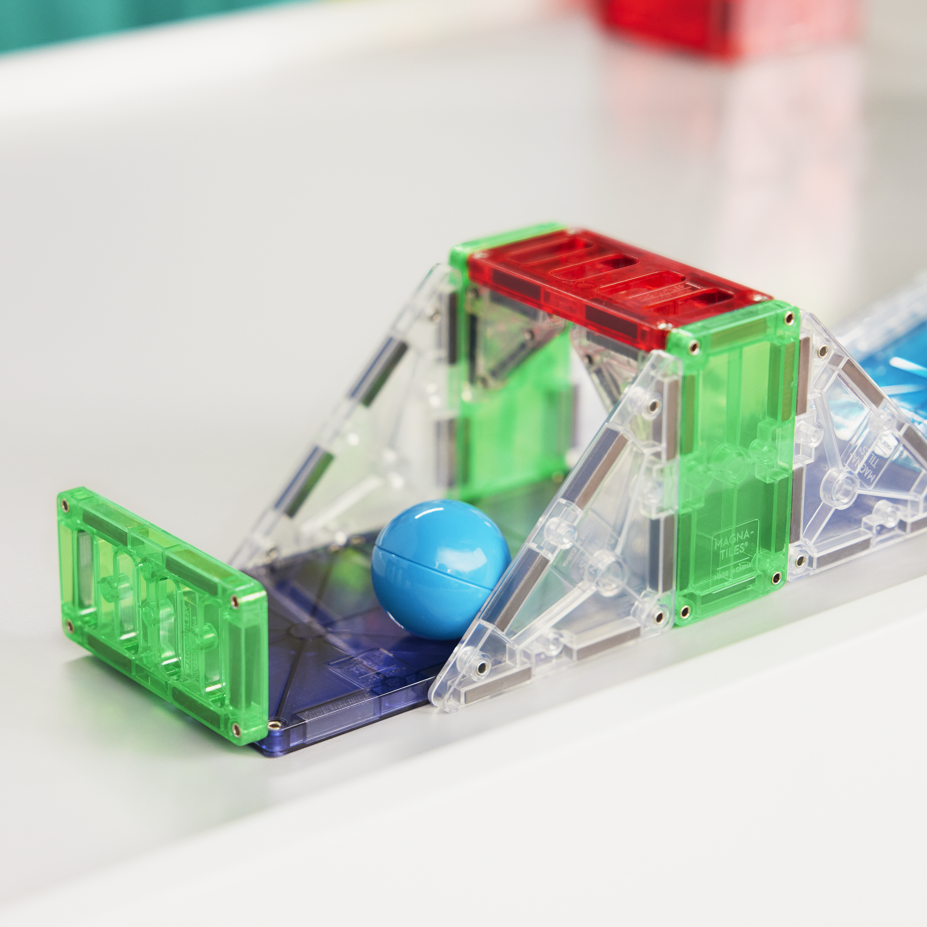 MAGNA-TILES® Rail Racers met microMAGS (90 stuks)