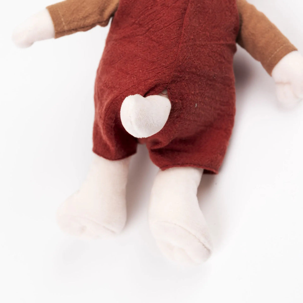 Egmont Toys - Eddie de hond knuffel met ooglapje en tuinbroek
