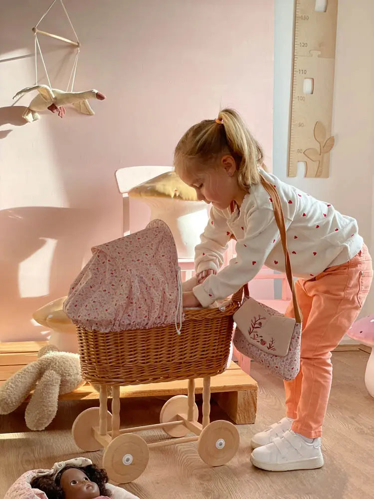 Egmont Toys - Rieten poppenwagen lieveheersbeestje