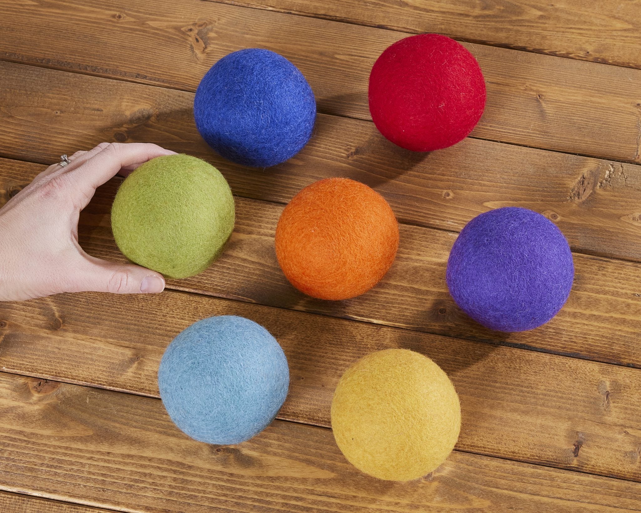 Cosy - Grote Pompom Regenboog Viltballen (35 stuks)