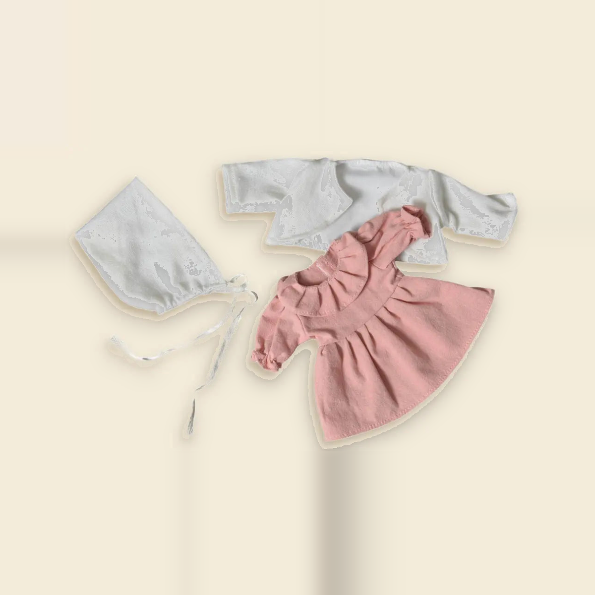 Egmont Toys - Poppenkleding oudroze jurk, vest en muts