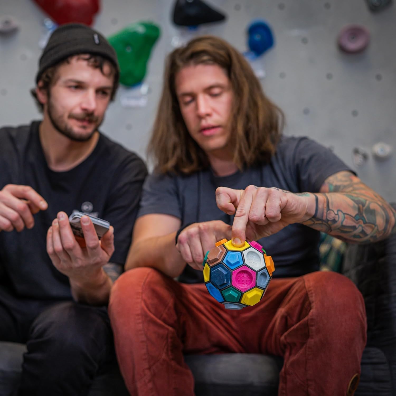 Boulderball - 3D-klimbal, wereldprimeur, in de kleinst mogelijke ruimte, concentratie, creativiteit en behendigheid