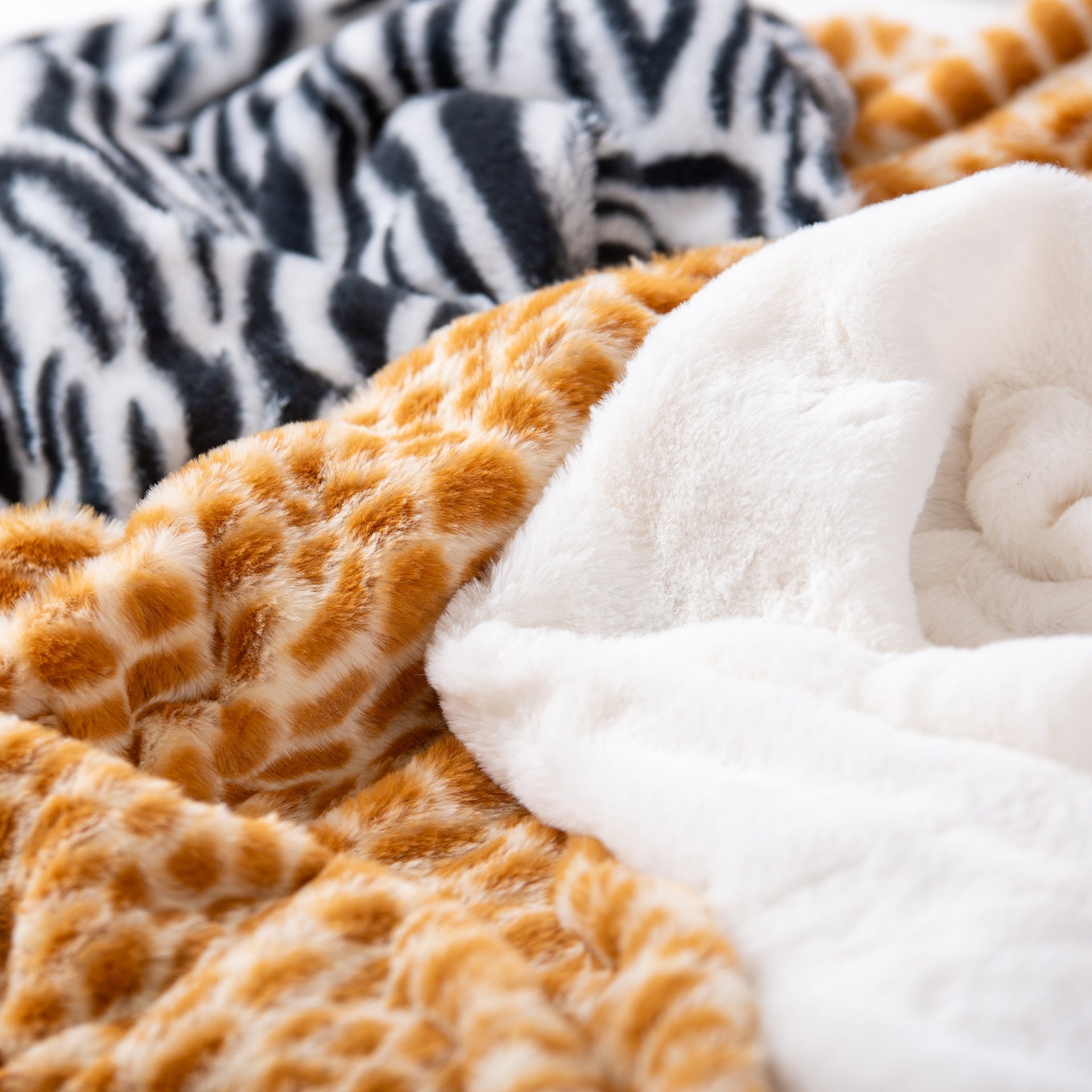 TickiT - Bonte Dierenprint Stof