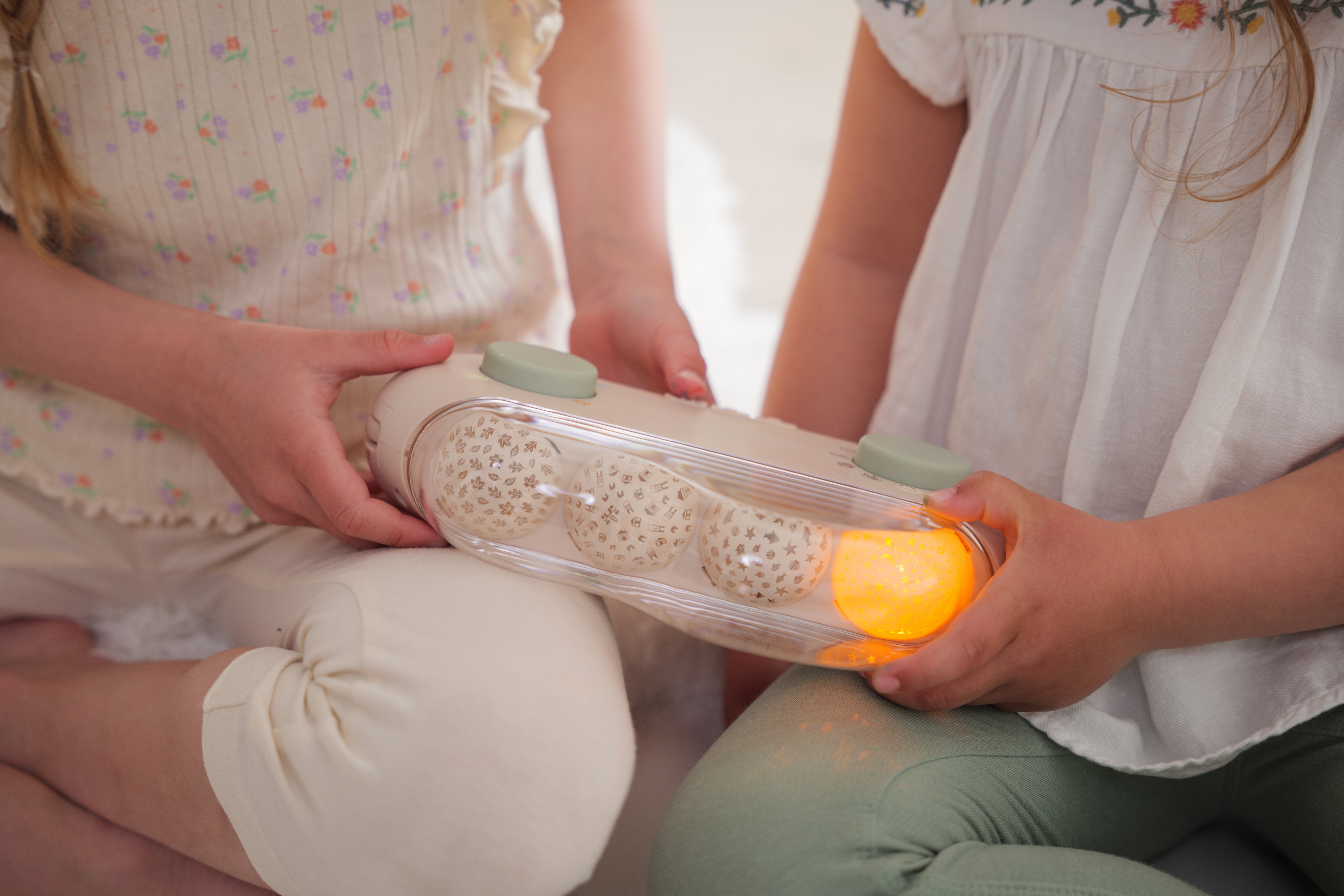 Cloud B - CloudBox™ Verhalen, white noise lichtprojecties - Nederlands & Frans