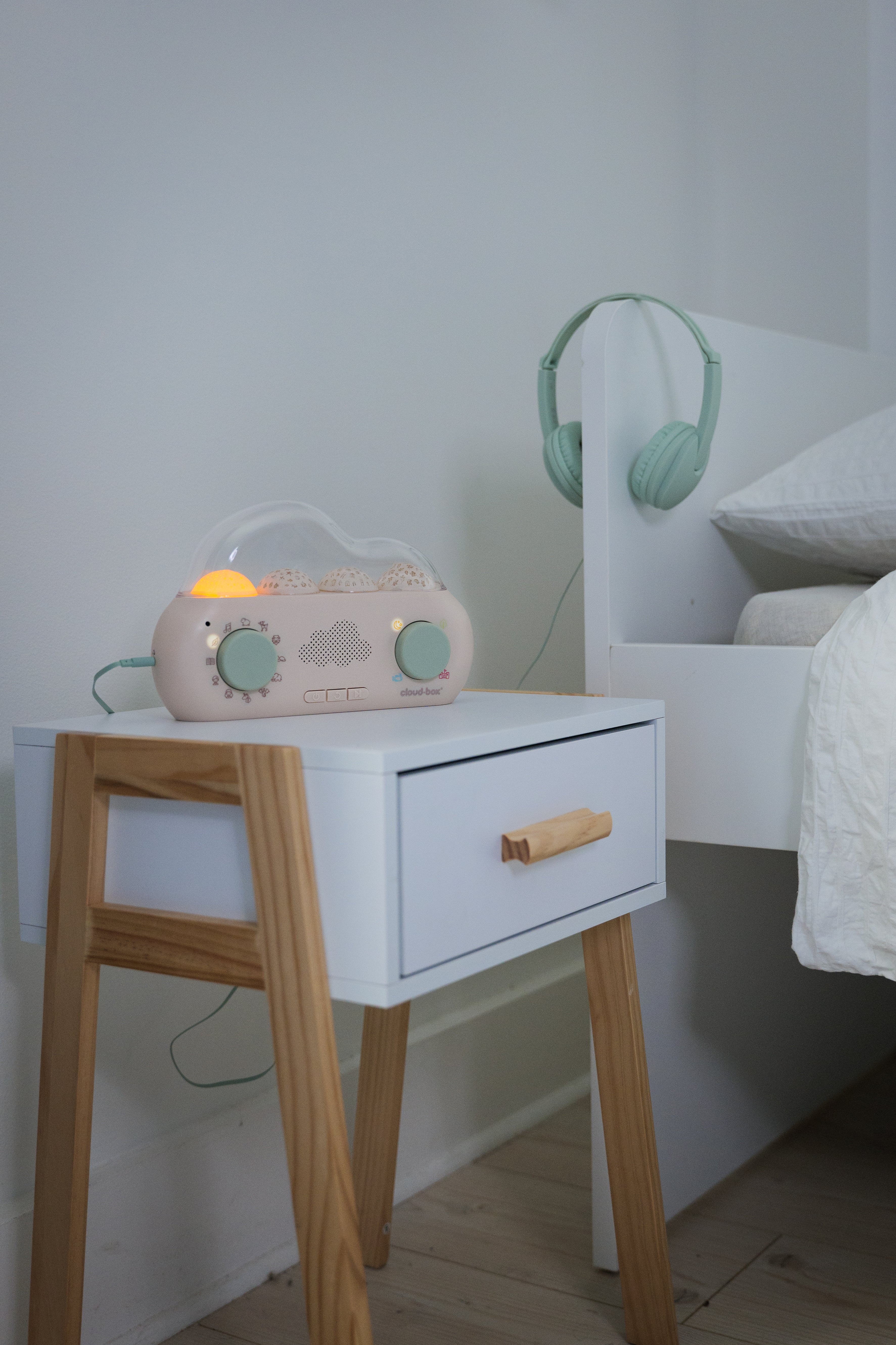 Cloud B - CloudBox™ Verhalen, white noise lichtprojecties - Nederlands & Frans