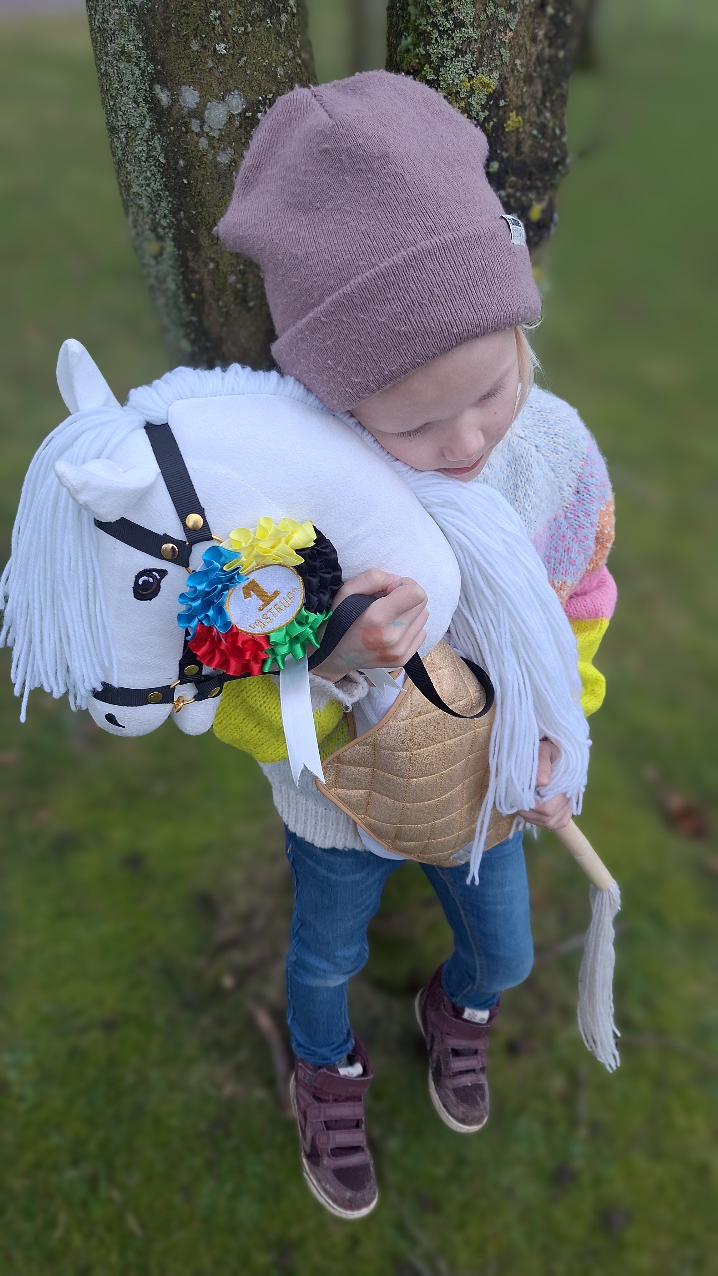 VOORDEELSET Byastrup deluxe stokpaard + LIMITED rozet + LIMITED dekje + tas