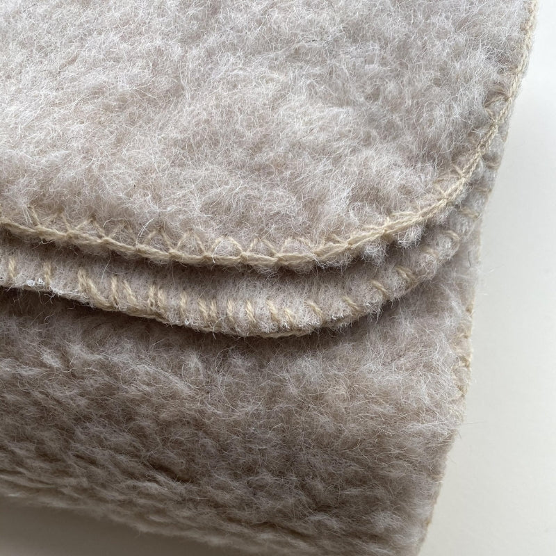 Alwero deken Modern Teddy Fleece Beige 75x100cm - 100% wol