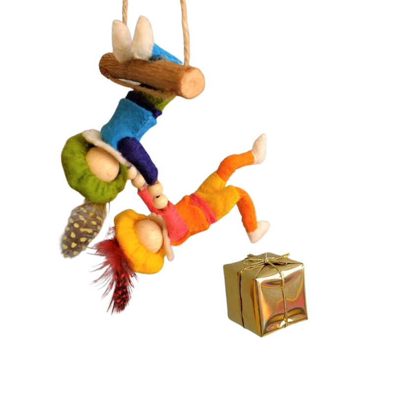 Atelier Pippilotta - DIY viltpakket - Twee acrobaten Pietjes
