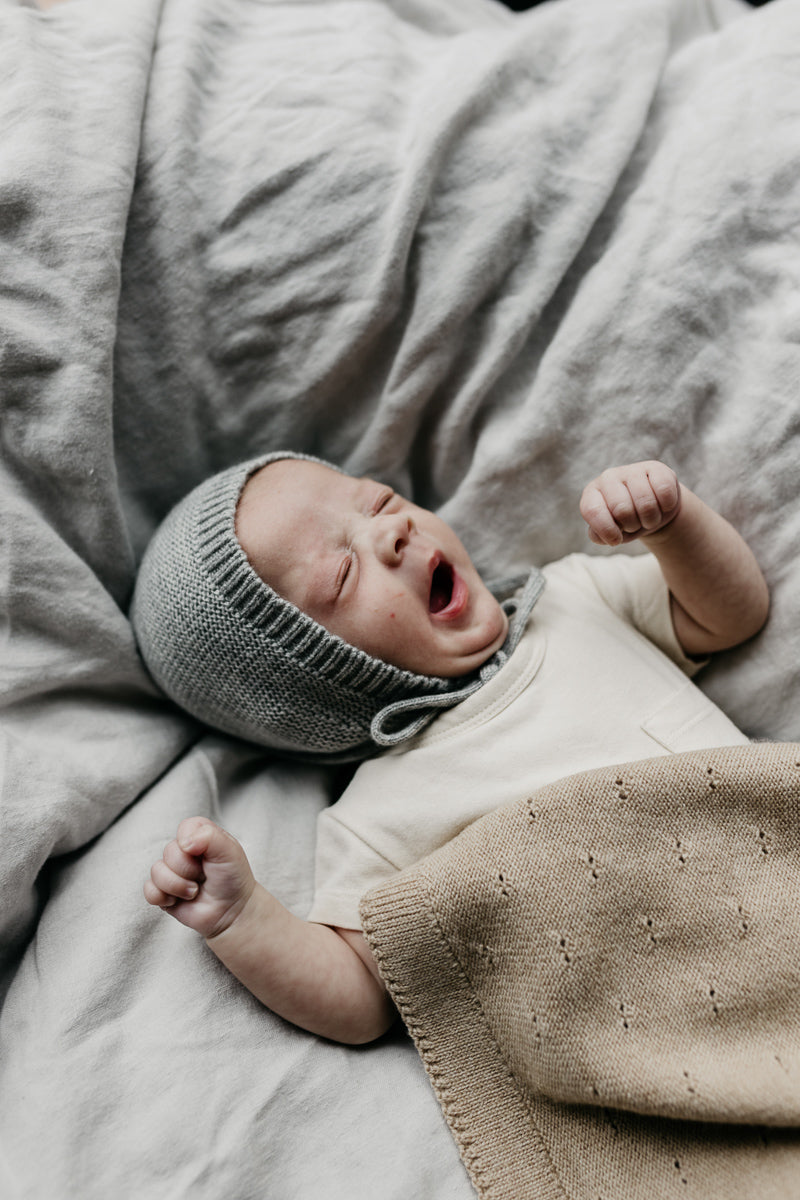 Hvid Wollen bonnet Dolly Grey Melange