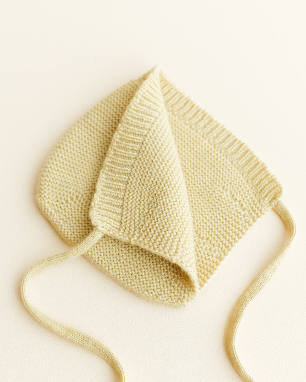 Hvid Wollen bonnet Dolly Light Yellow