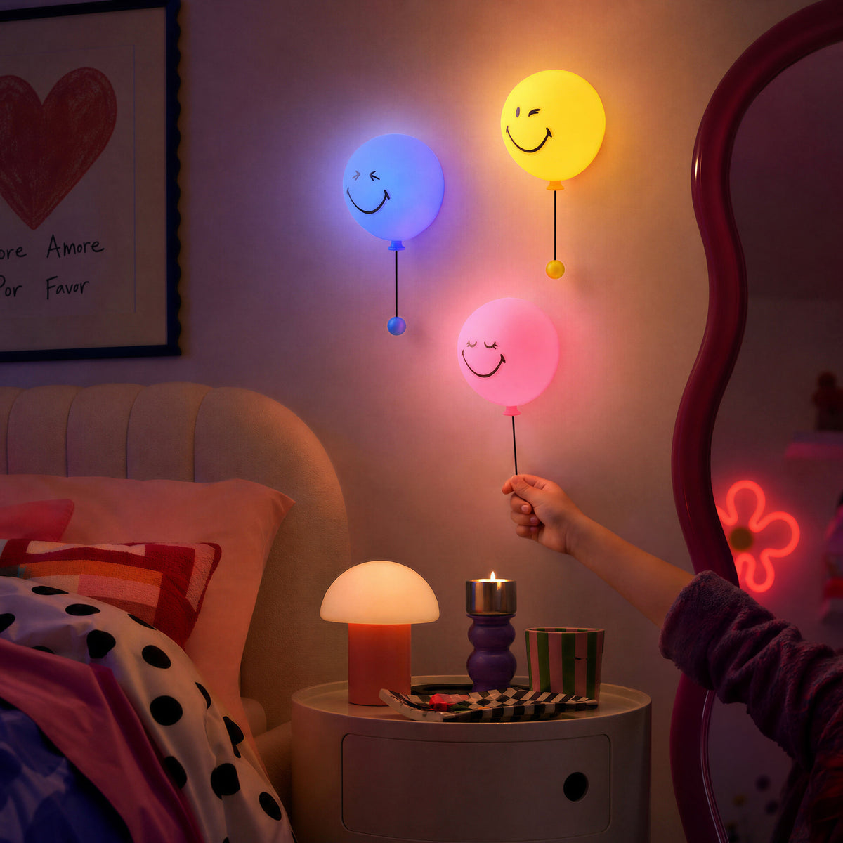 MOB - Bubbly Light Blue SMILEY WORLD lamp