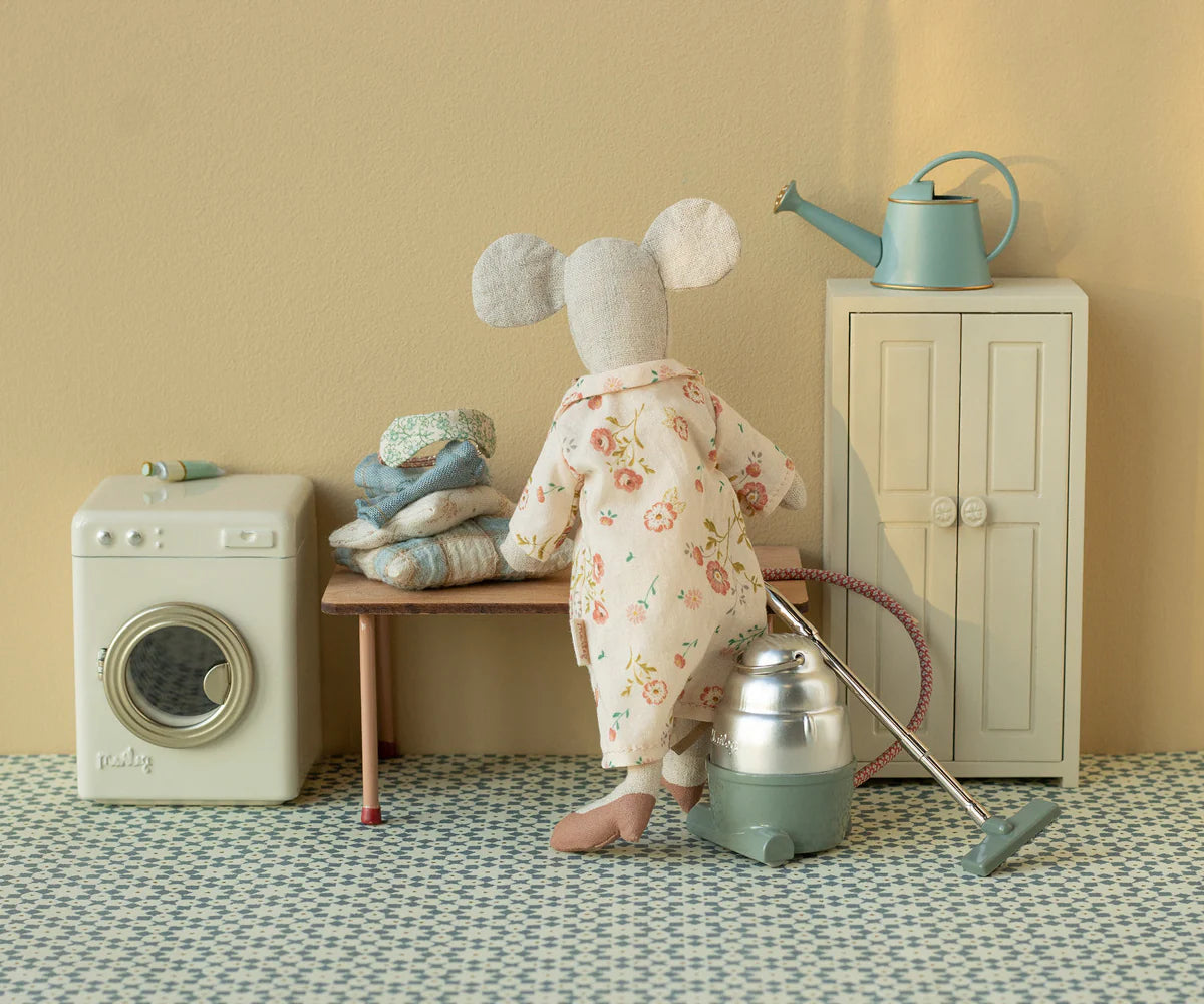 Maileg - Kast met 3 hangers (muis maat) voor in poppenhuis - Cream