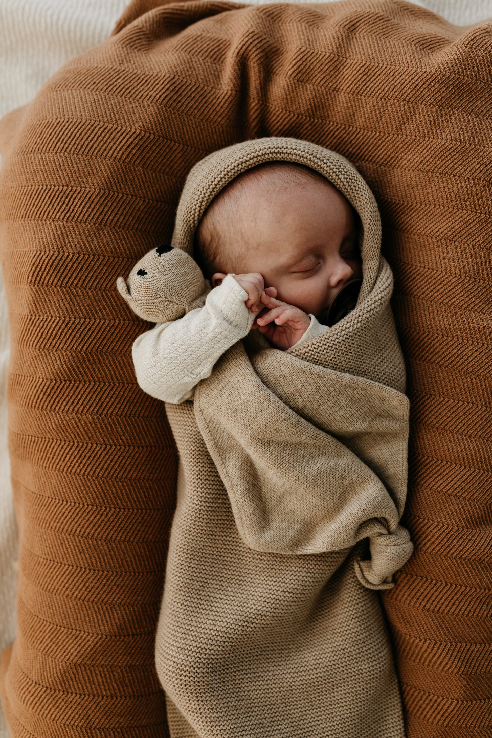 Hvid Wollen babydeken Freddie Terracotta