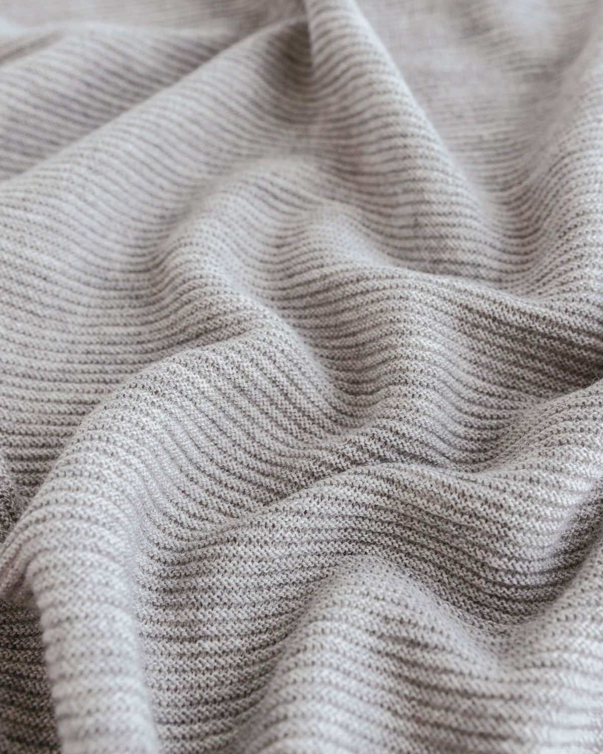 Hvid Wollen babydeken Gust Grey Melange