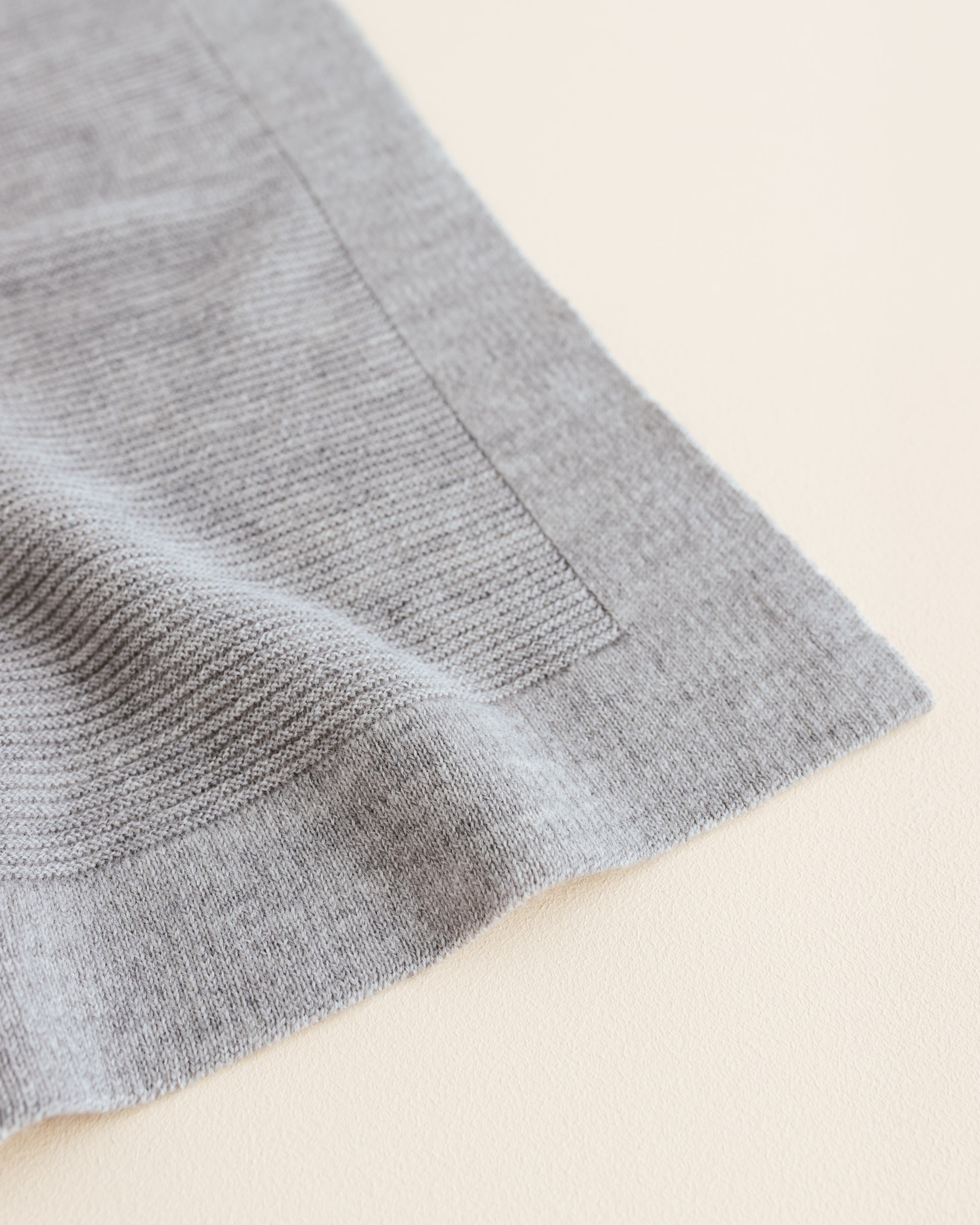 Hvid Wollen babydeken Gust Grey Melange