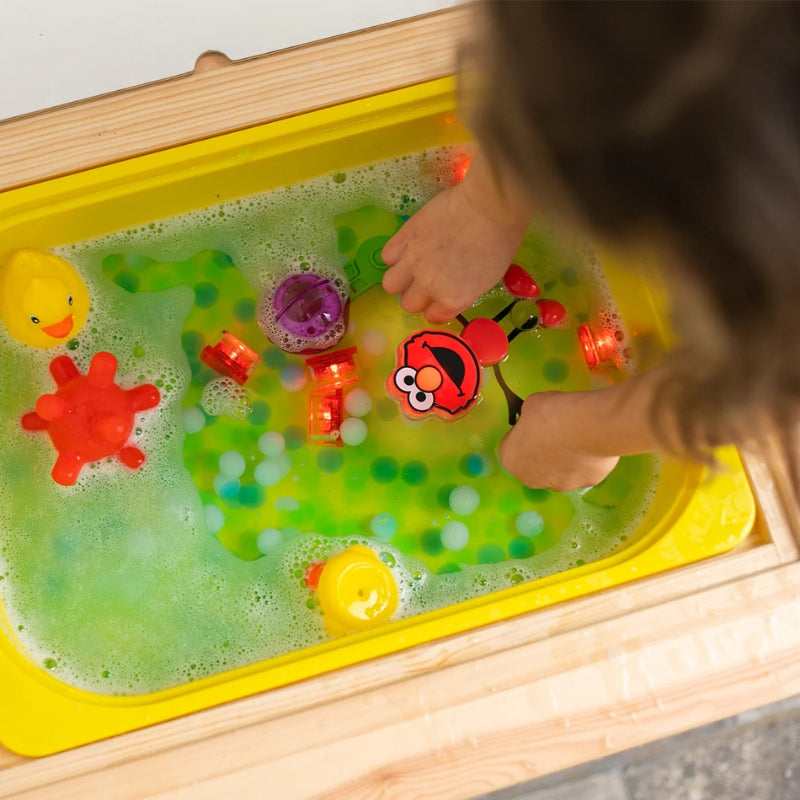 Glo Pals - sensorische lichtgevende blokjes voor in bad of sensorisch spel - Sesamstraat Elmo - 2 stuks incl. speelvriendje