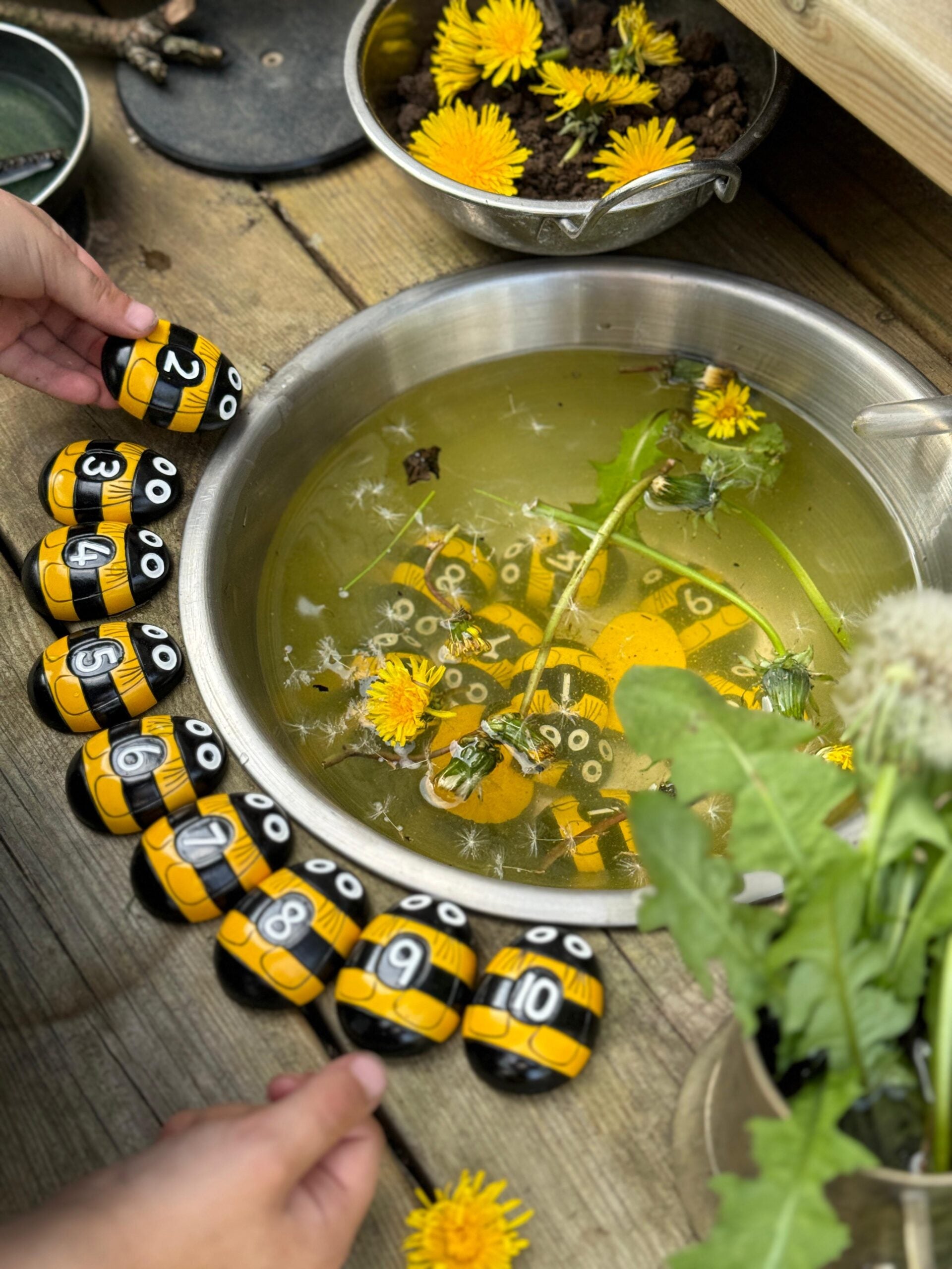 Yellow Door - Honingbij nummerstenen