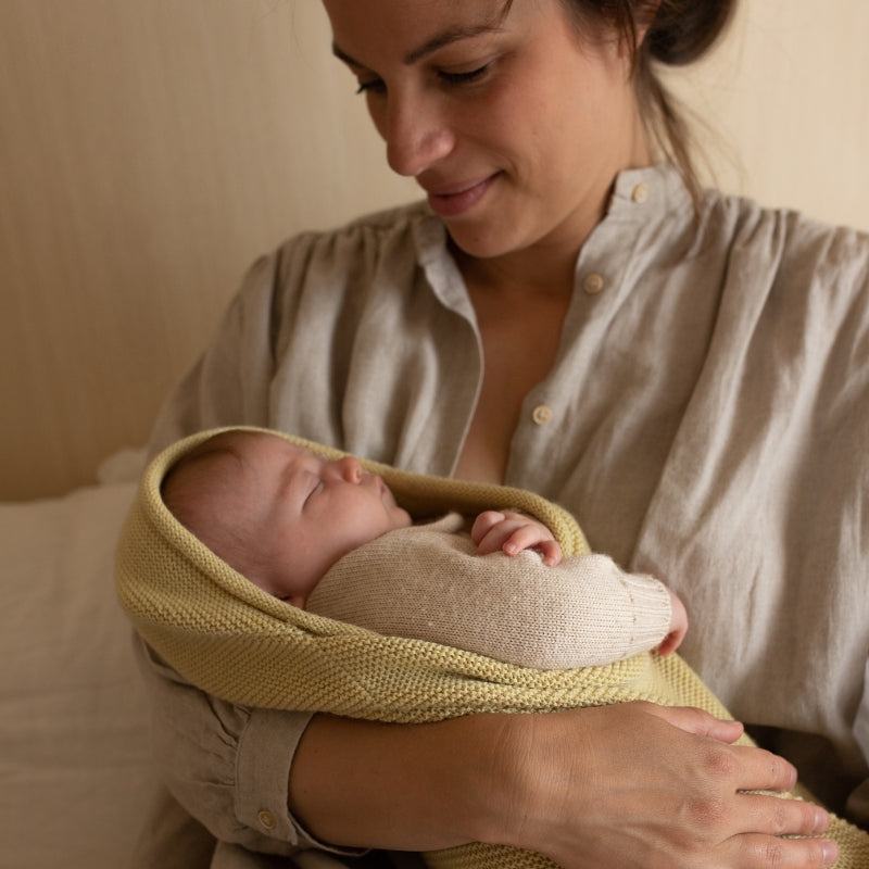 Hvid - cocoon - 100% merinowol - licht geel