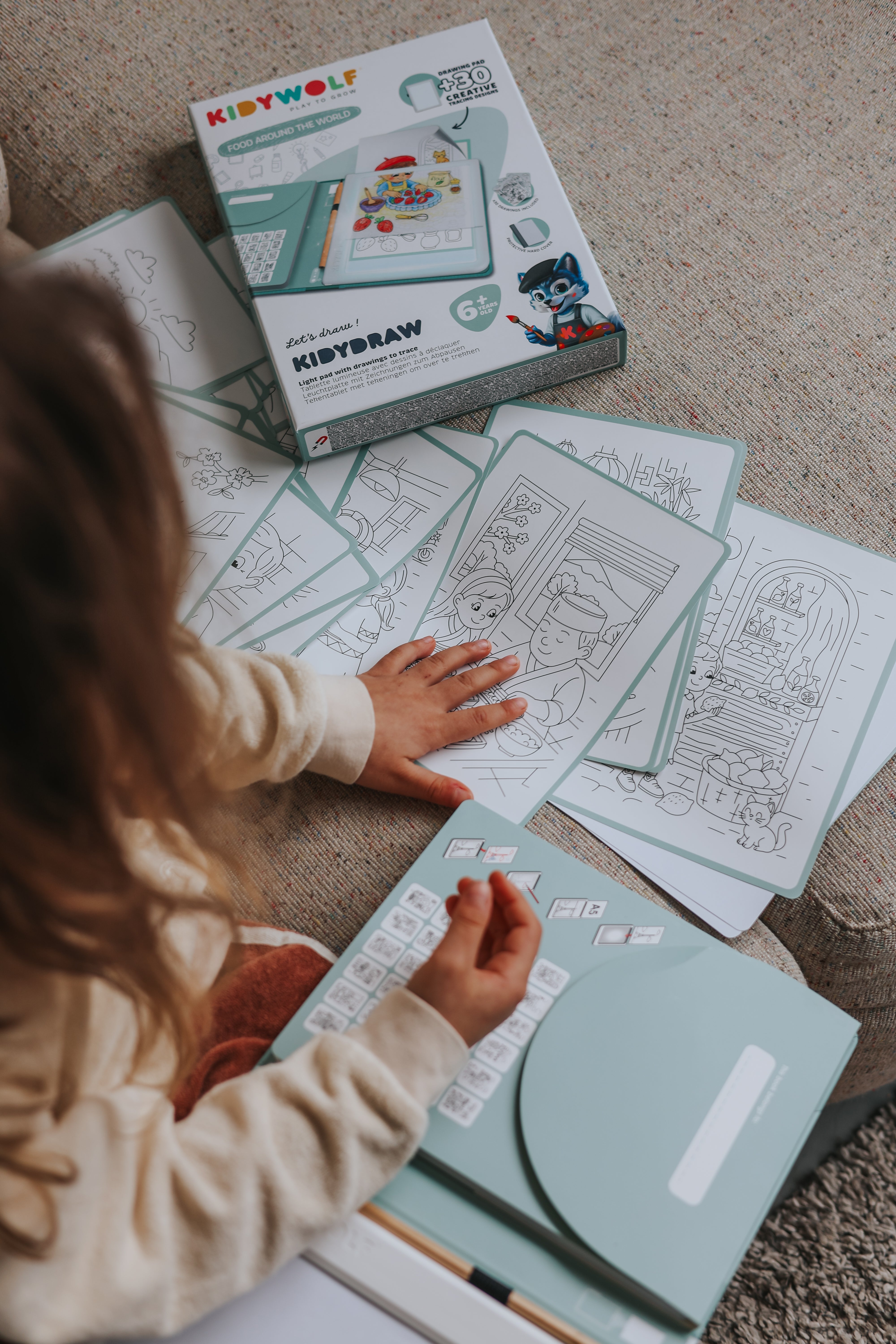 KIDYDRAW PAD 6+ Lichtgevende Tekentablet met 30 Tekensjablonen
