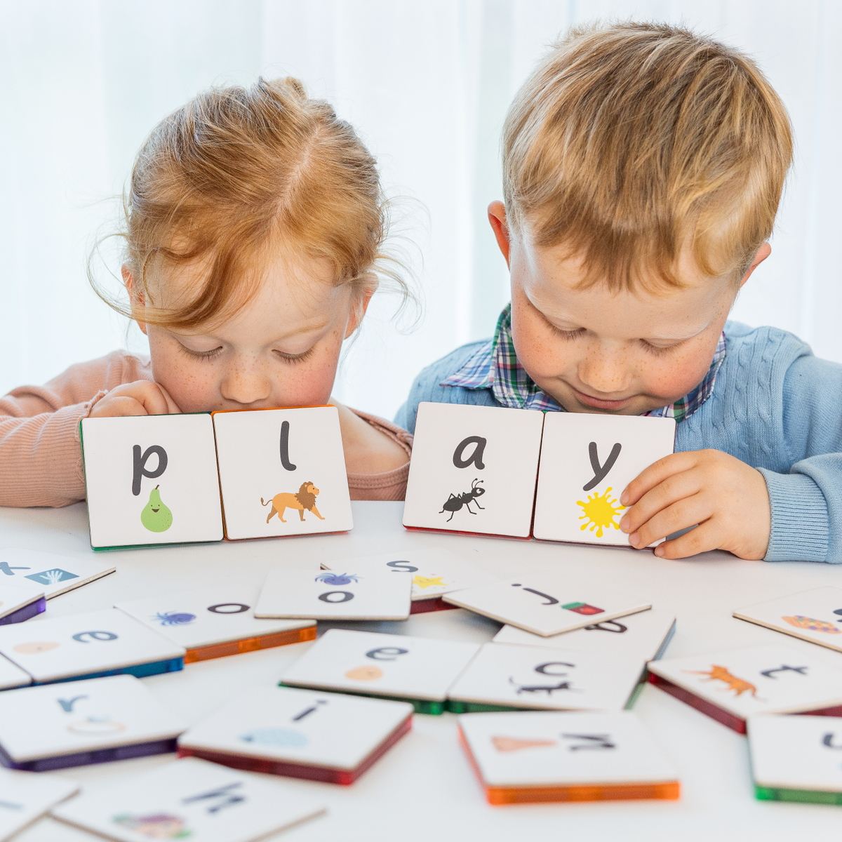 TileTek tegel topper alfabet kleine letters in gebruik