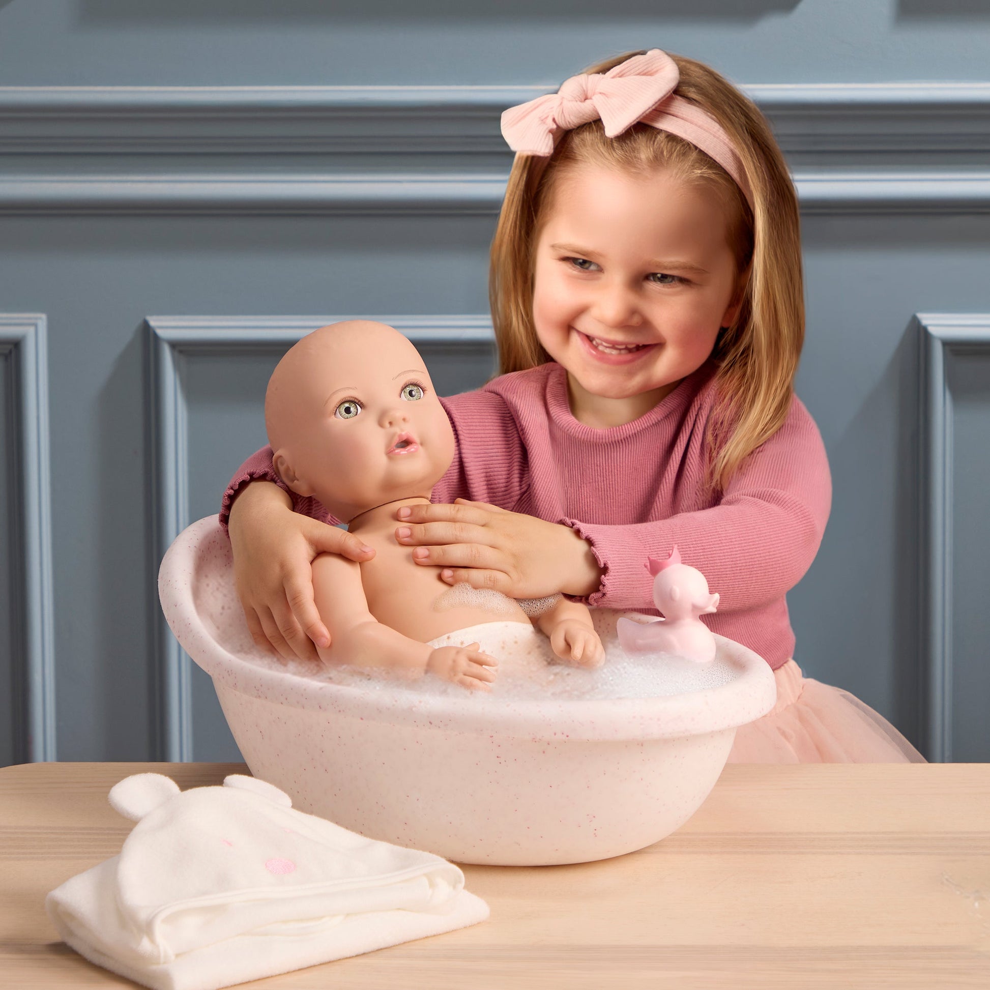 Kind verschoont LullaBaby badpop
