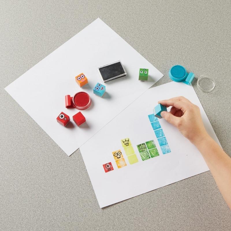 Numberblocks figuren gestempeld op papier