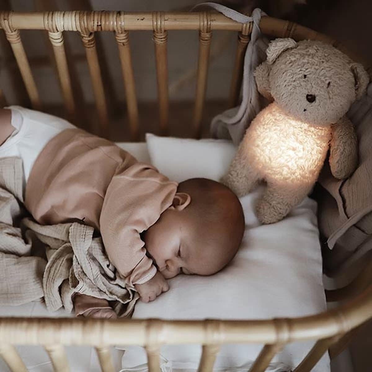 Moonie - Slaapknuffel The Humming Bear 2.0 - Rose Natur White Noise