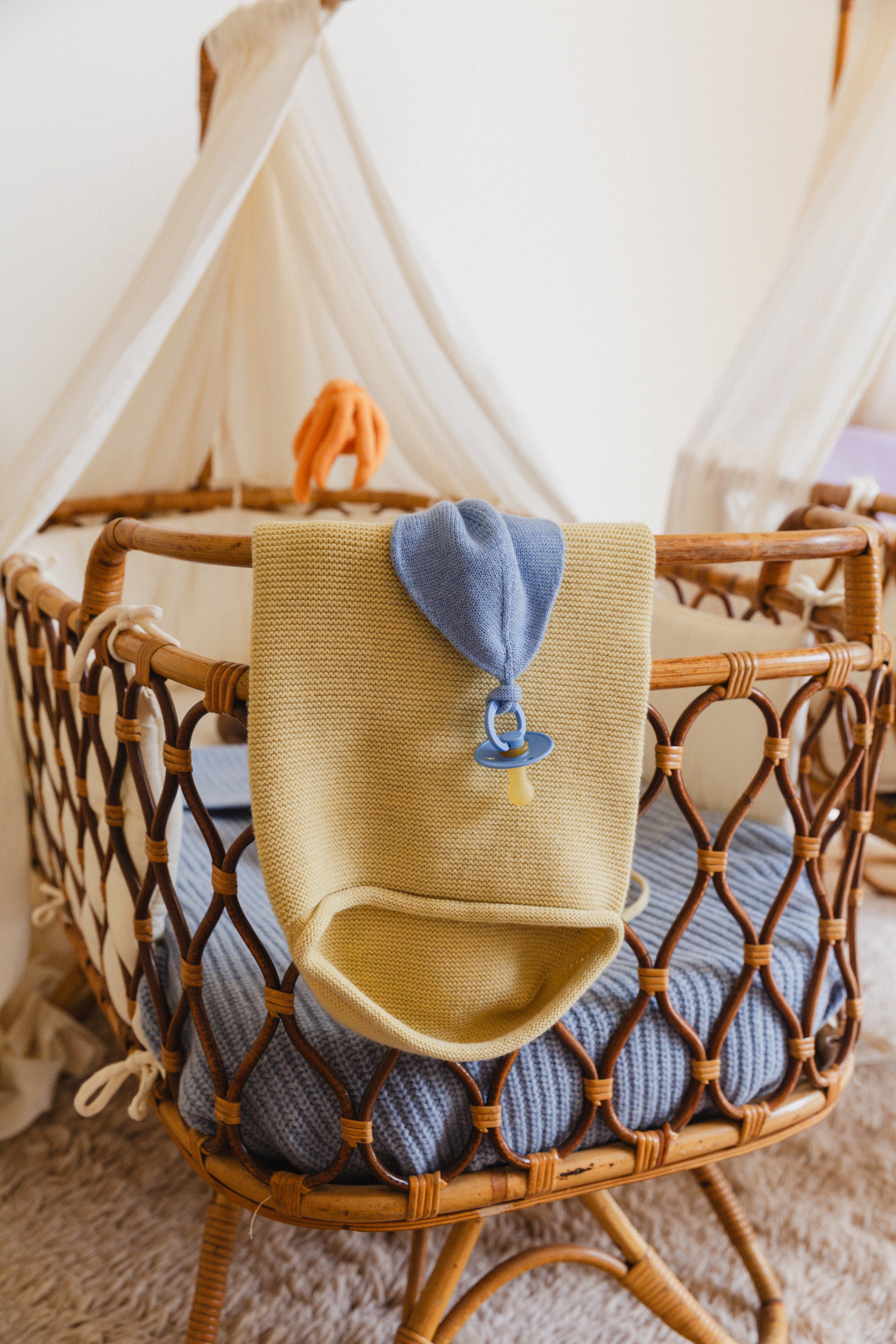 Hvid Wollen knuffeldoekje Titi Light Blue