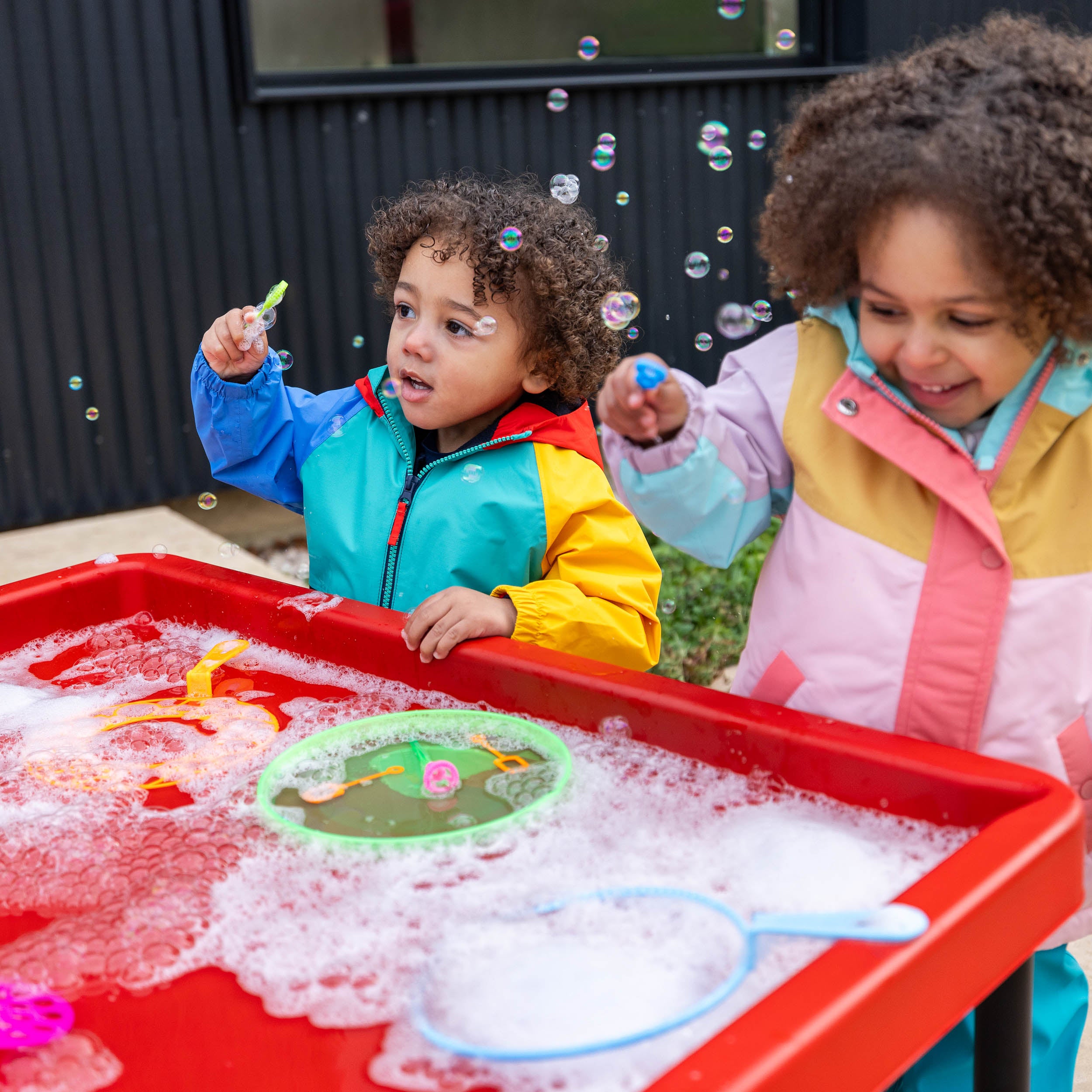 Toyrific - Playhouse PlayTray (95cm) Set - Speeltafel rood + Verstelbaar onderstel