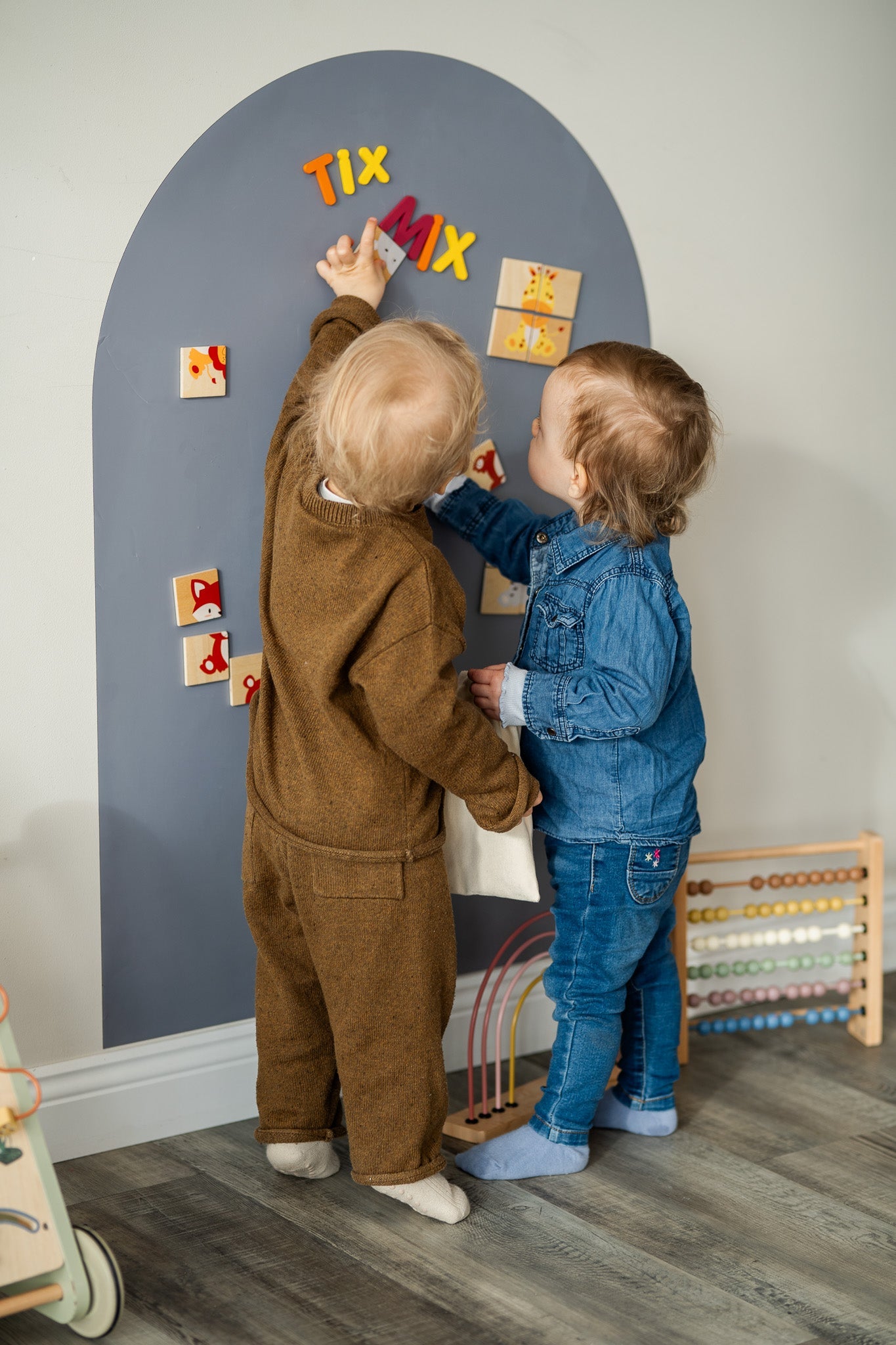 Tix&Mix - Magnetische Muursticker Grijze Olifant + 2 Krijtjes