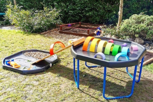 SET Tuff Tray Spot 100cm - Activiteitentafel Blauw + verstelbaar onderstel groen