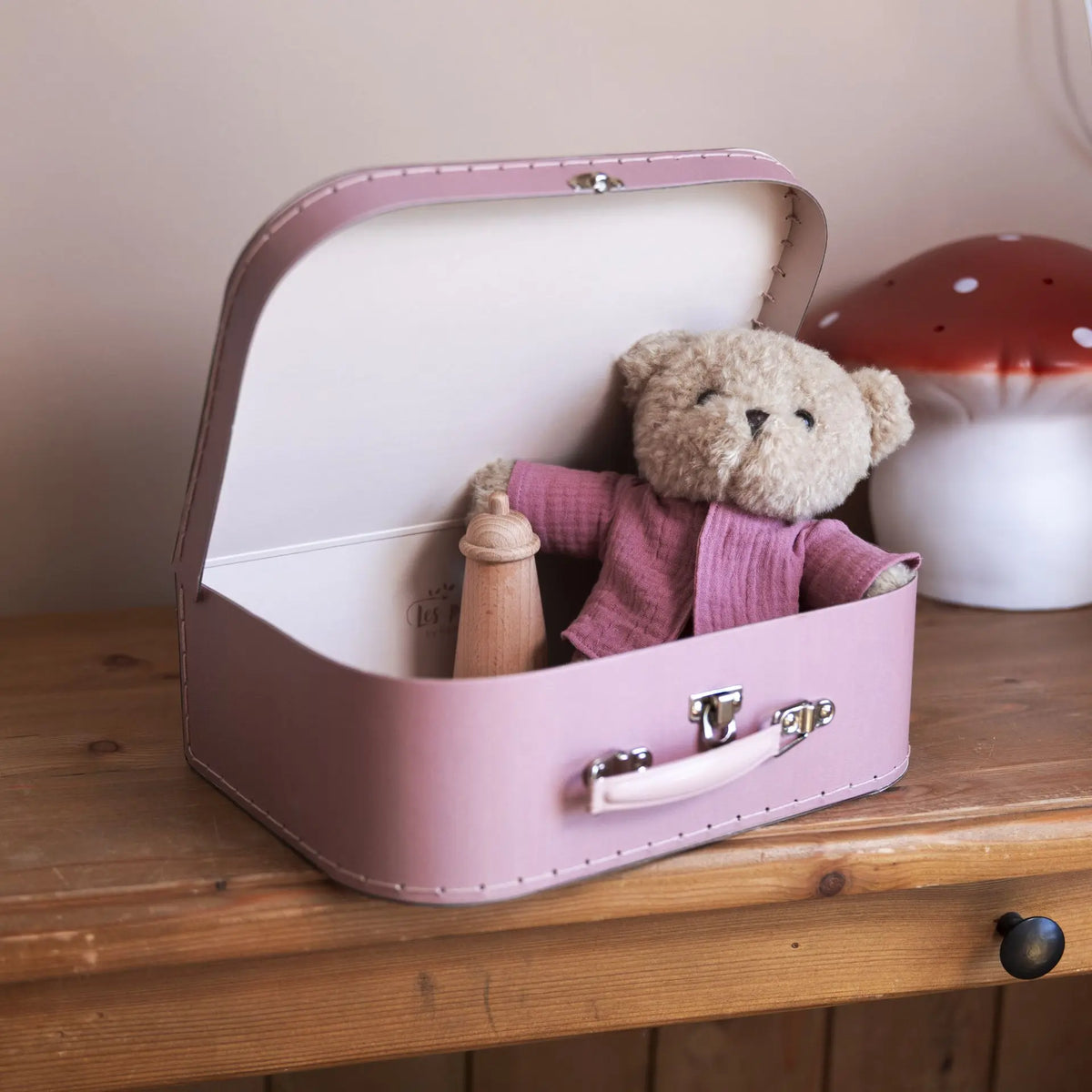 Egmont Toys - Morrissette de beer met kleertjes en koffer