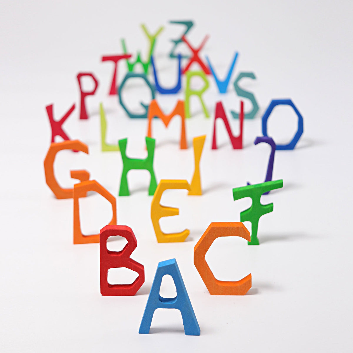 Grimm's - Houten Letter C - Antroposofisch Gekleurd