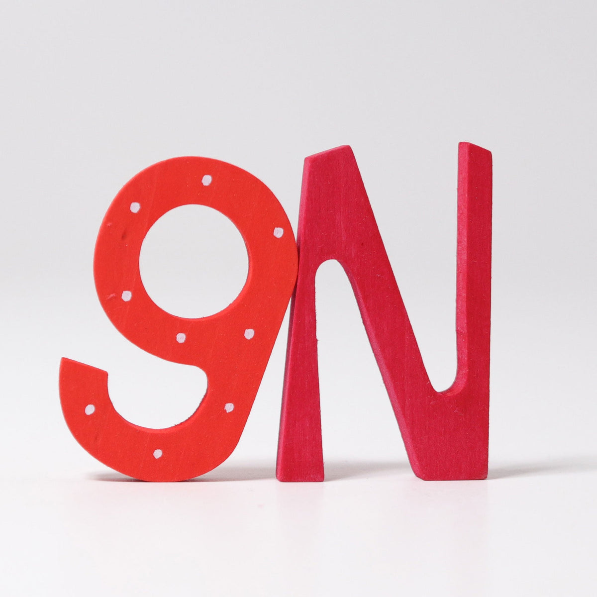 Grimm's - Houten Letter N – Antroposofische Kleur