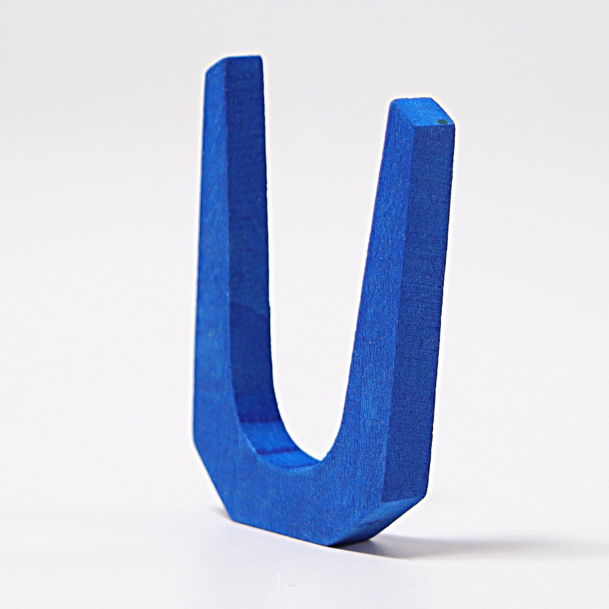 Grimm's - Houten letter U met kleur volgens antroposofische leer