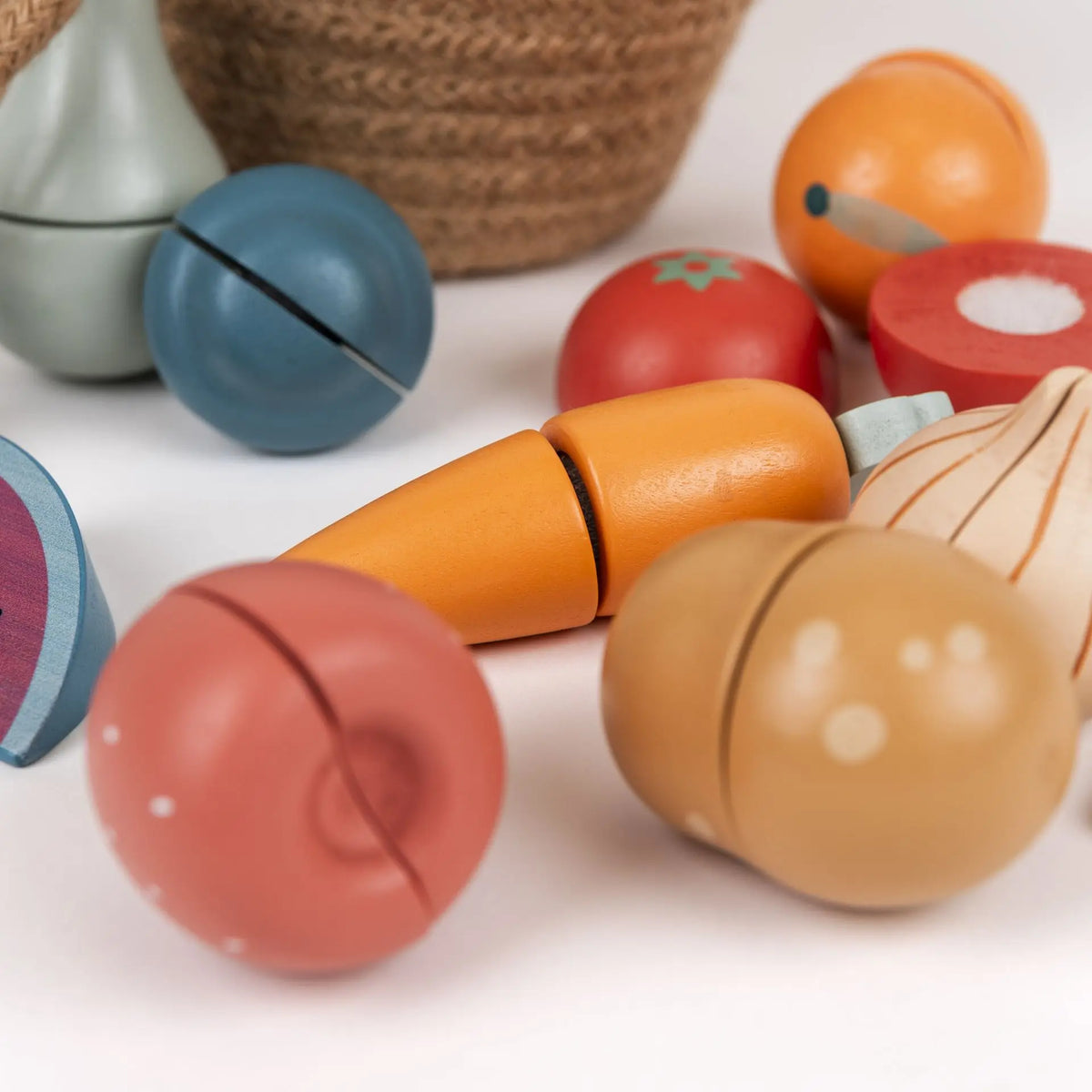 Egmont Toys - Houten fruit- en groenteset in juten mand