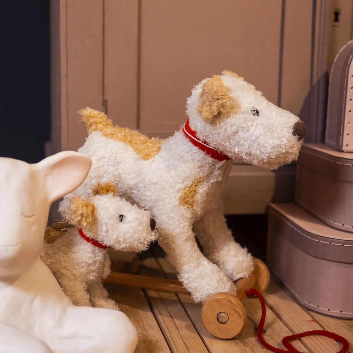 Egmont Toys - Trekfiguur Eliot de hond