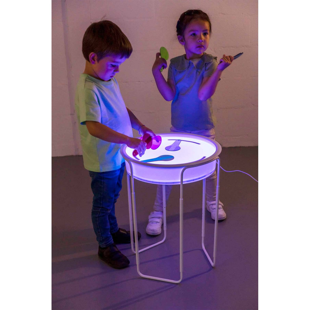 Amaya - Play Tray met licht en verstelbaar onderstel