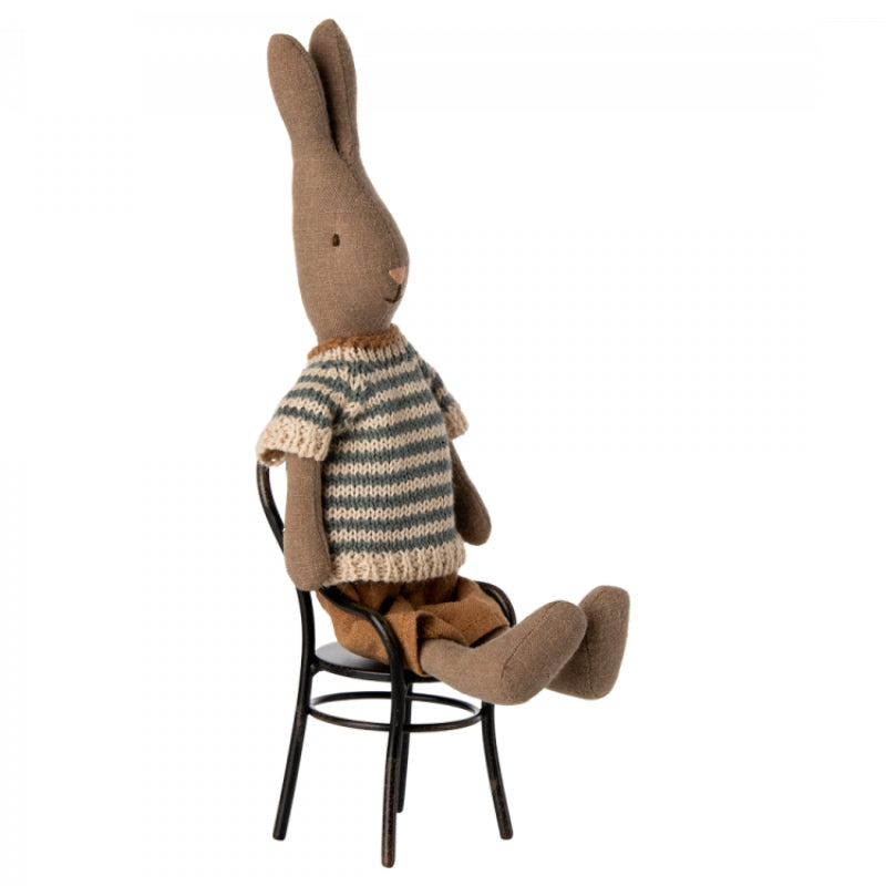 Maileg - Knuffel konijn met bruine broek en gestreept T-shirt - 24 cm