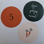 Stickers op rol - 500 stuks - etiketten in 3 kleuren -fijne pakjesavond - 5 december - wortel